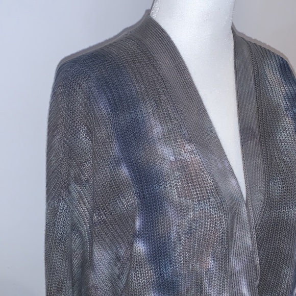 Young, Fabulous & Broke tie dye ripped V-neck Indie Cardigan in Grey. - size M/L - Picture 8 of 14